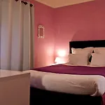 Hotel Logis Restaurant De La Poste 3*