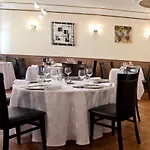 Hotel Logis Restaurant De La Poste 3*