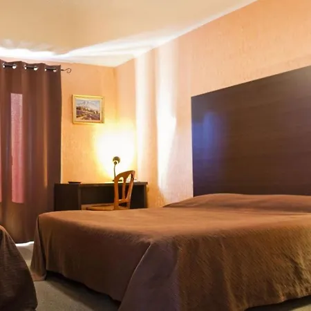 Otel Logis Restaurant De La Poste Pontgibaud