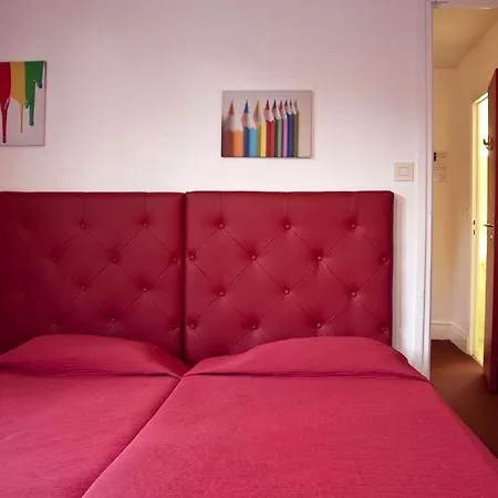 Hotel Logis Restaurant De La Poste 3*