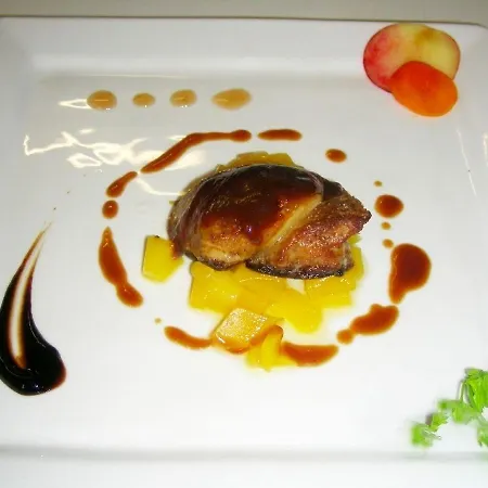 Hotel Logis Restaurant De La Poste Pontgibaud