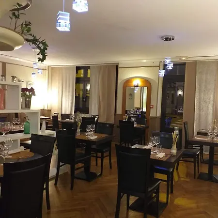 Logis Restaurant De La Poste Hotel