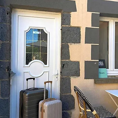 Logis Restaurant De La Poste Pontgibaud