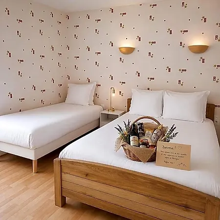 Logis Restaurant De La Poste Hotel Pontgibaud