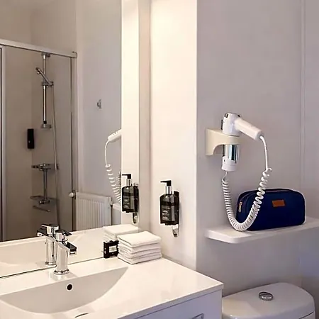 Hotel Logis Restaurant De La Poste 3*