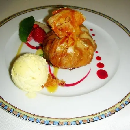 Logis Restaurant De La Poste Hotel Pontgibaud